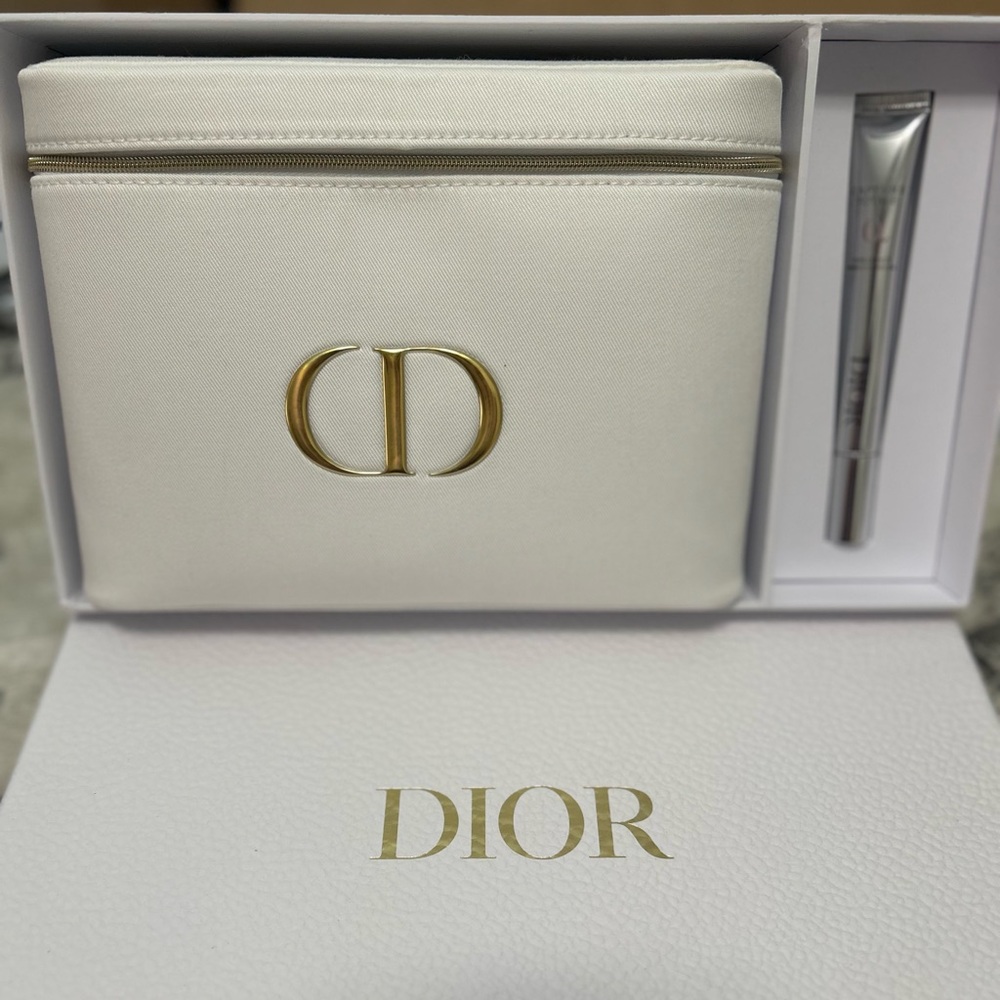 Dior 4 Piece Set with Full Size Hyalushot Wrinkle Corrector - Picture 3 of 8